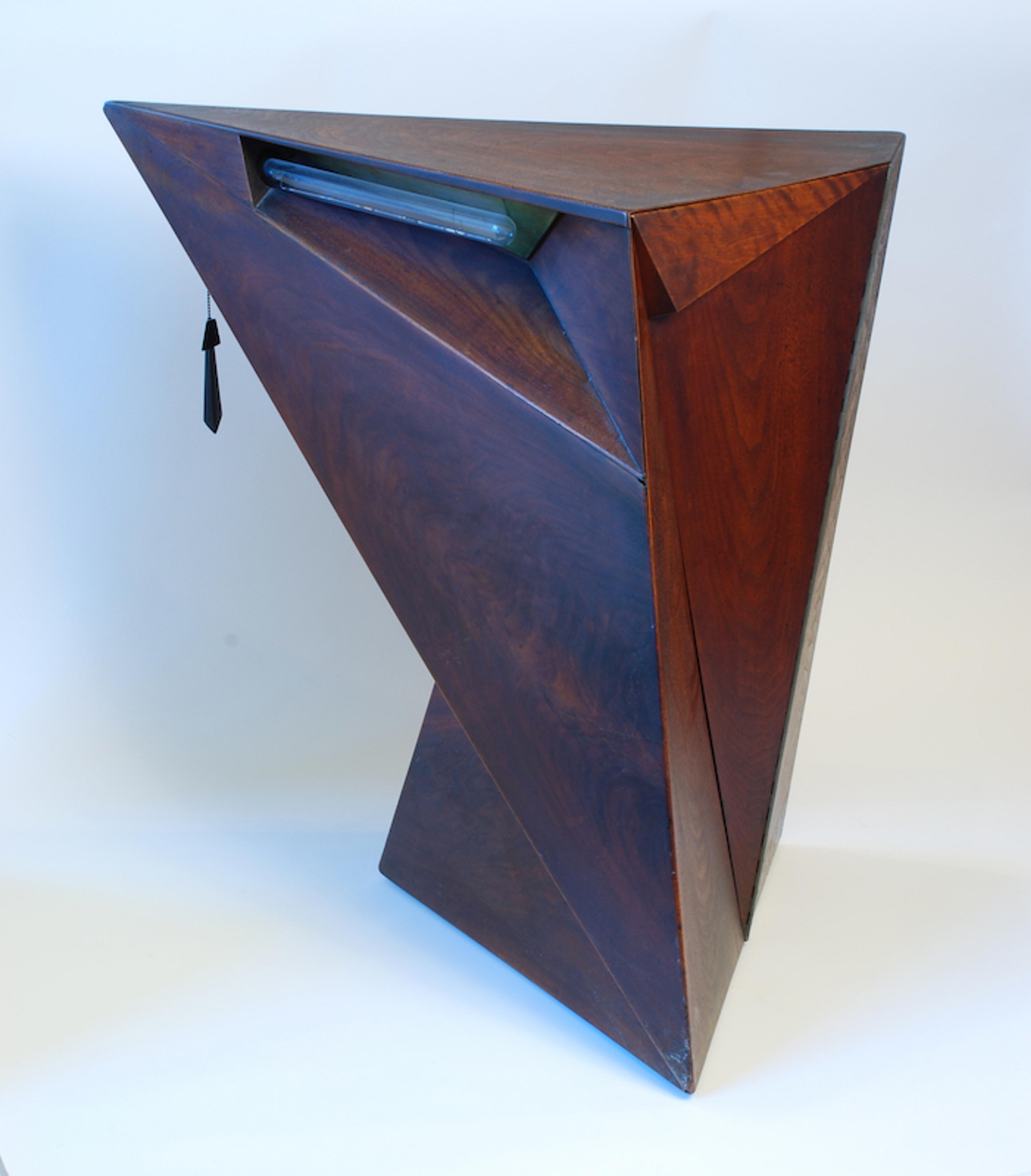 “FISCHER END TABLE WITH LAP LIGHT”: 1932 piece by Wharton Esherick