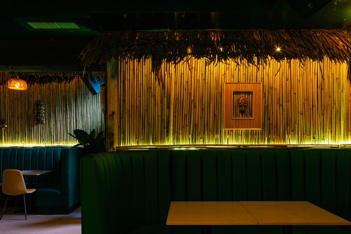 A warm, immersive bar experience inspired by island lounges