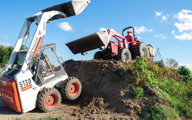 Bobcat S130 skid steer
