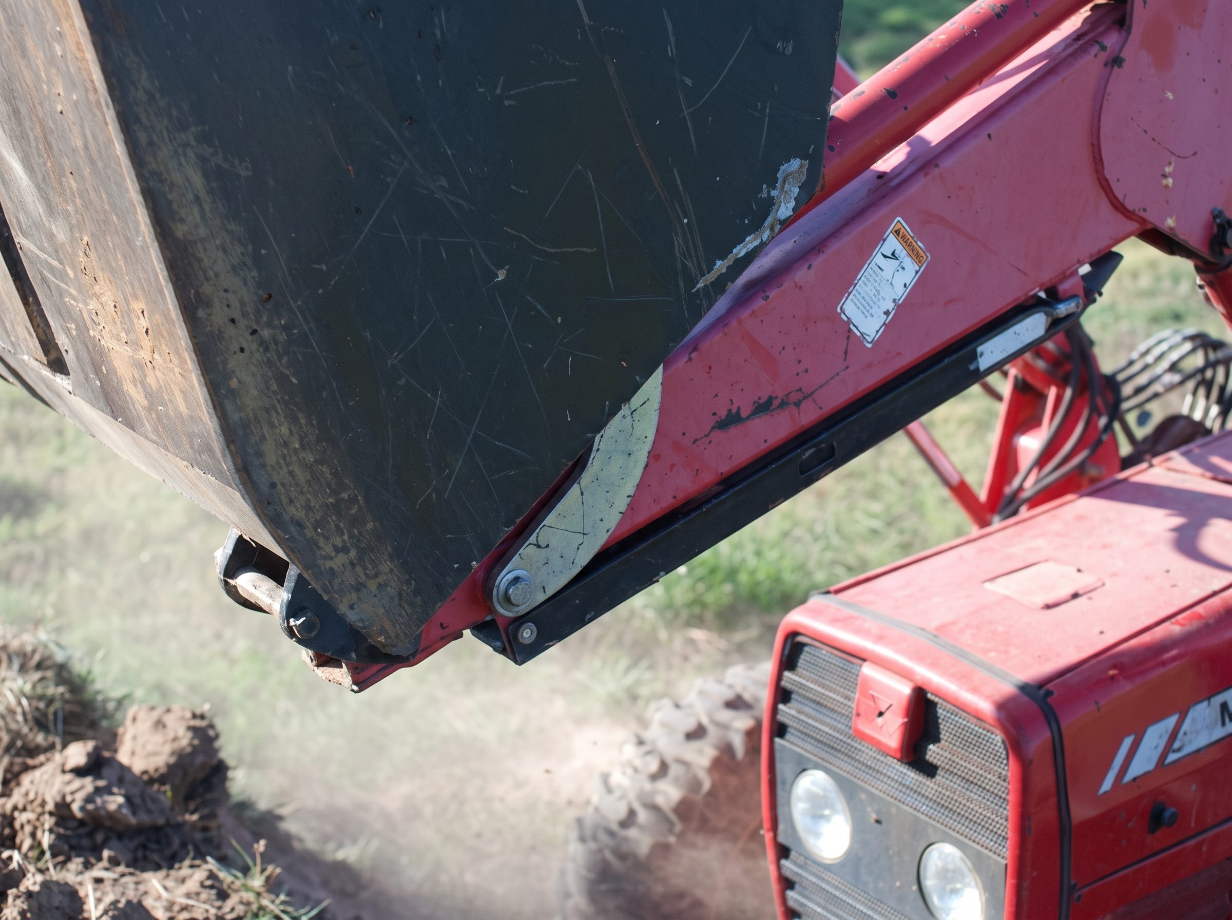 Loader bucket for snow