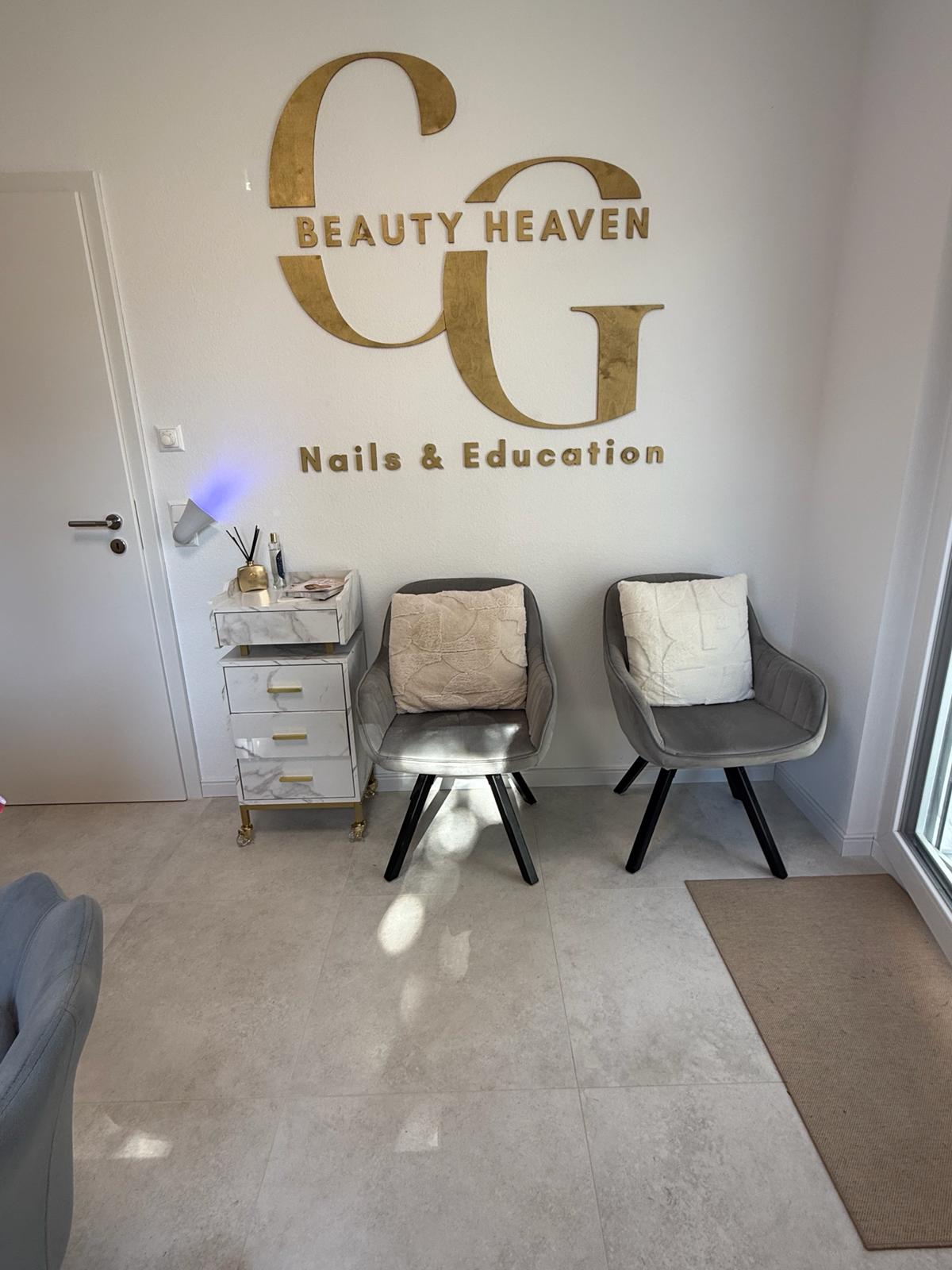 Heller Sitzbereich im CG Beauty Heaven Studio