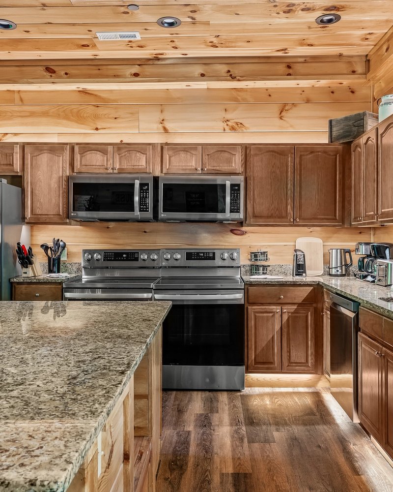 Full-Size Kitchen