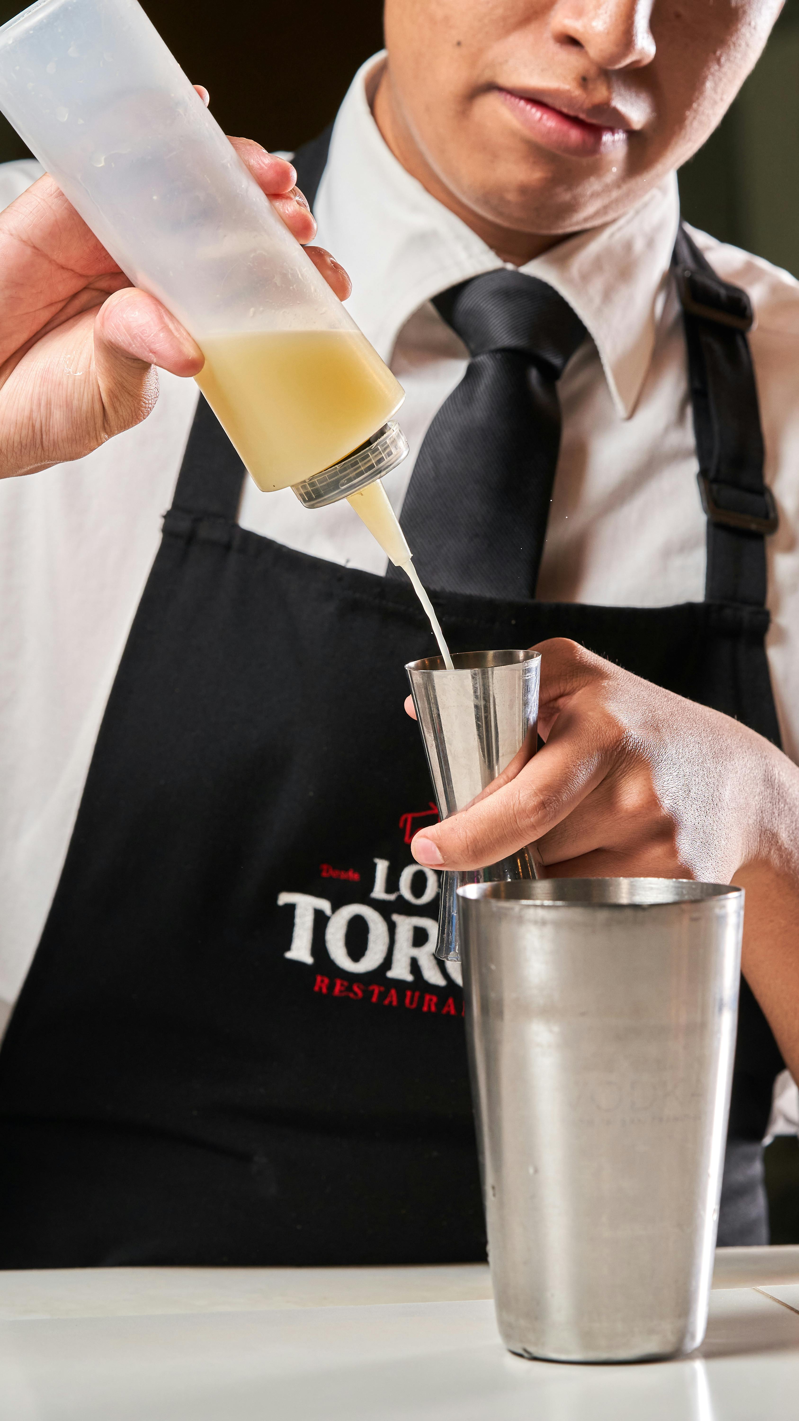 Provides bar setup and service, with low-cost BYOB-friendly bartender options available.