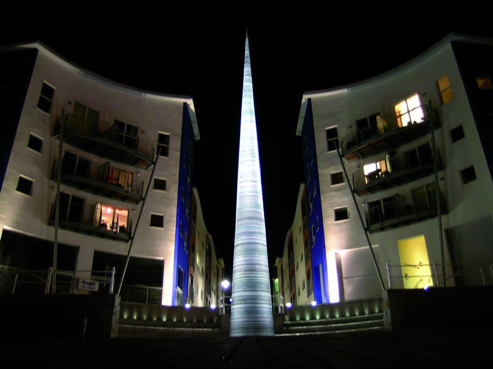 The 14-meter Golden Jubilee Needle in St. Helier, Jersey at night, fabricated using PRB Broughton Moor