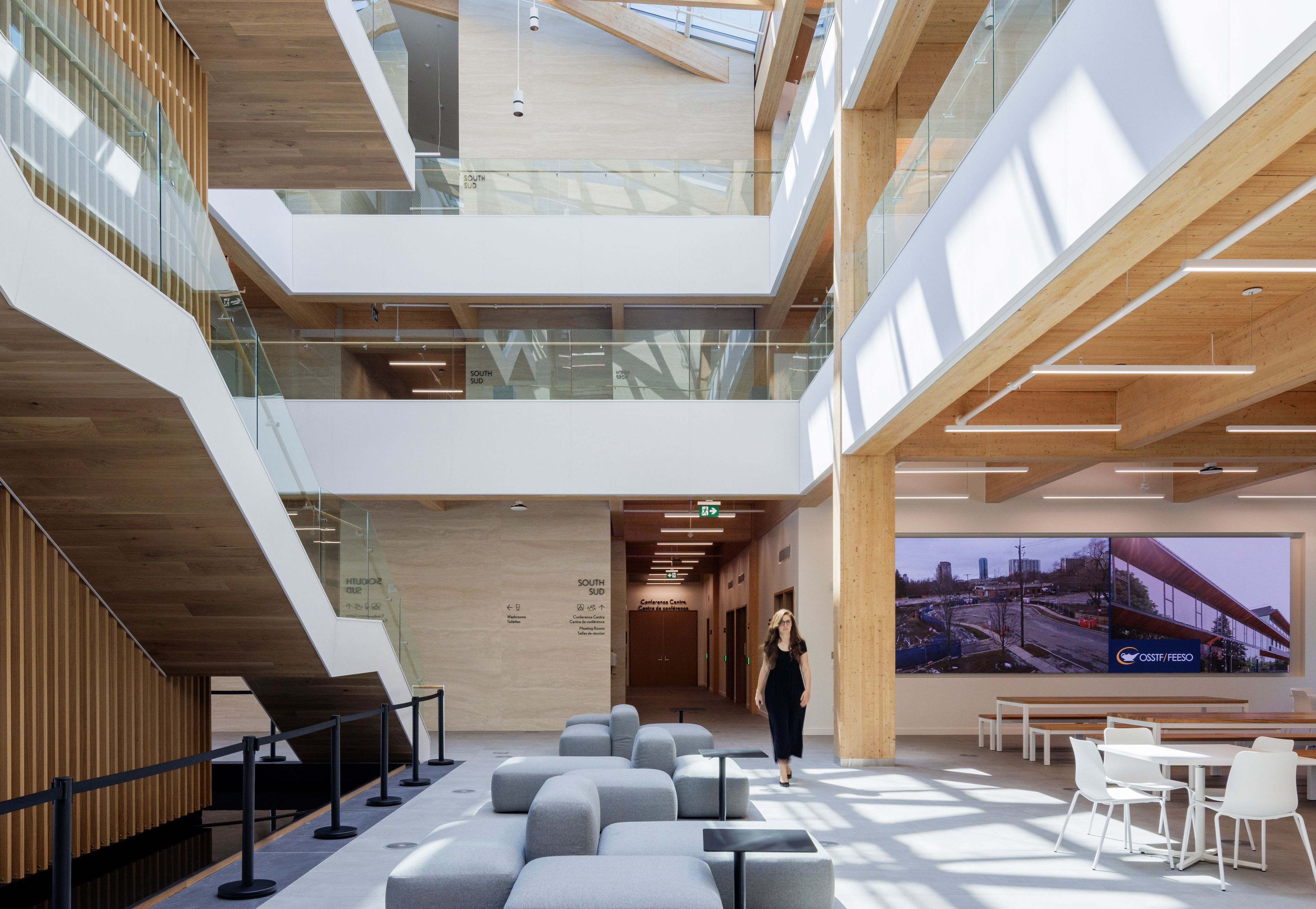 Ontario Secondary School Teachers' Federation Headquarters, Lobby Interior