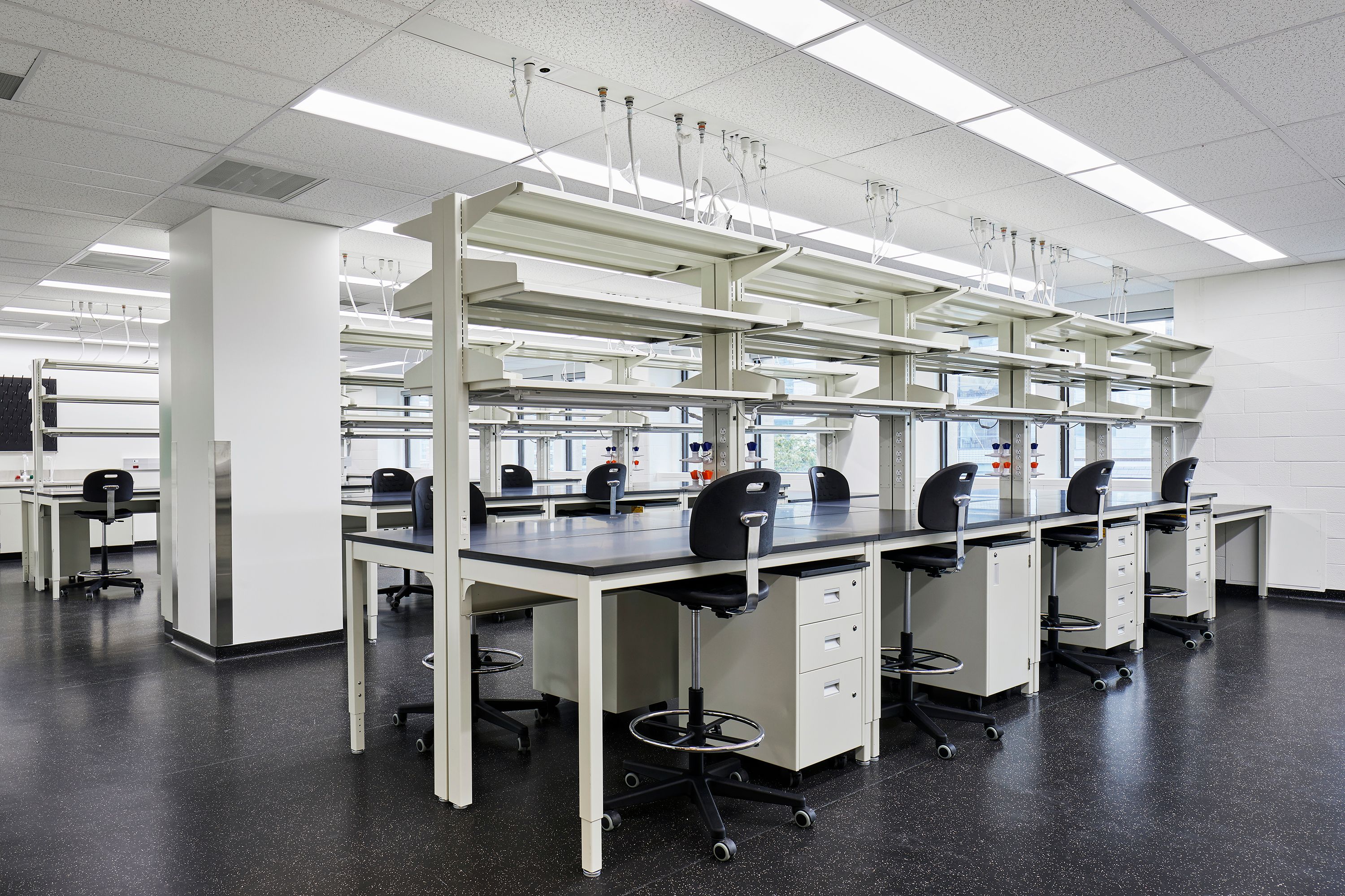 013-U of T MSB Labs_web