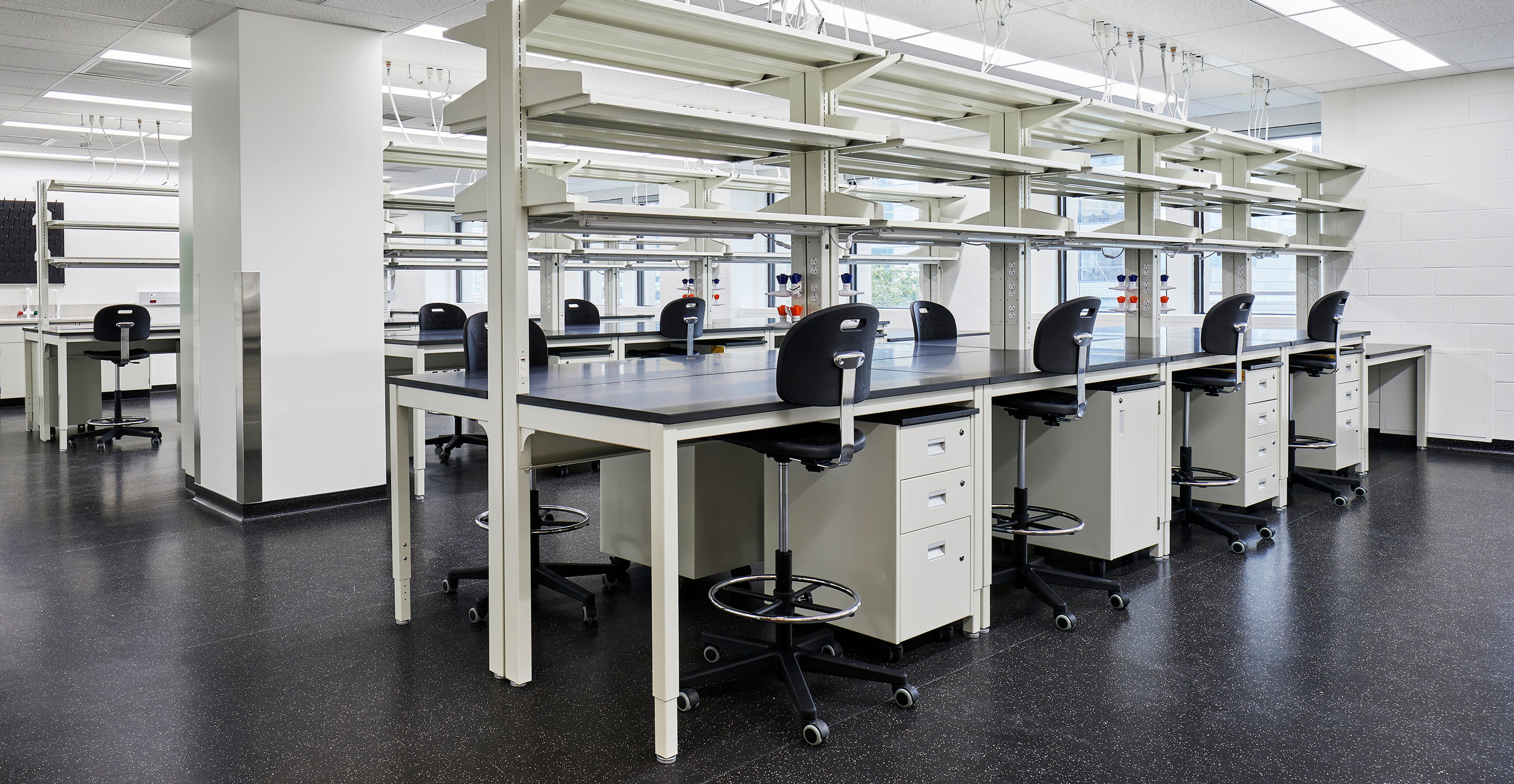 013-U of T MSB Labs_web