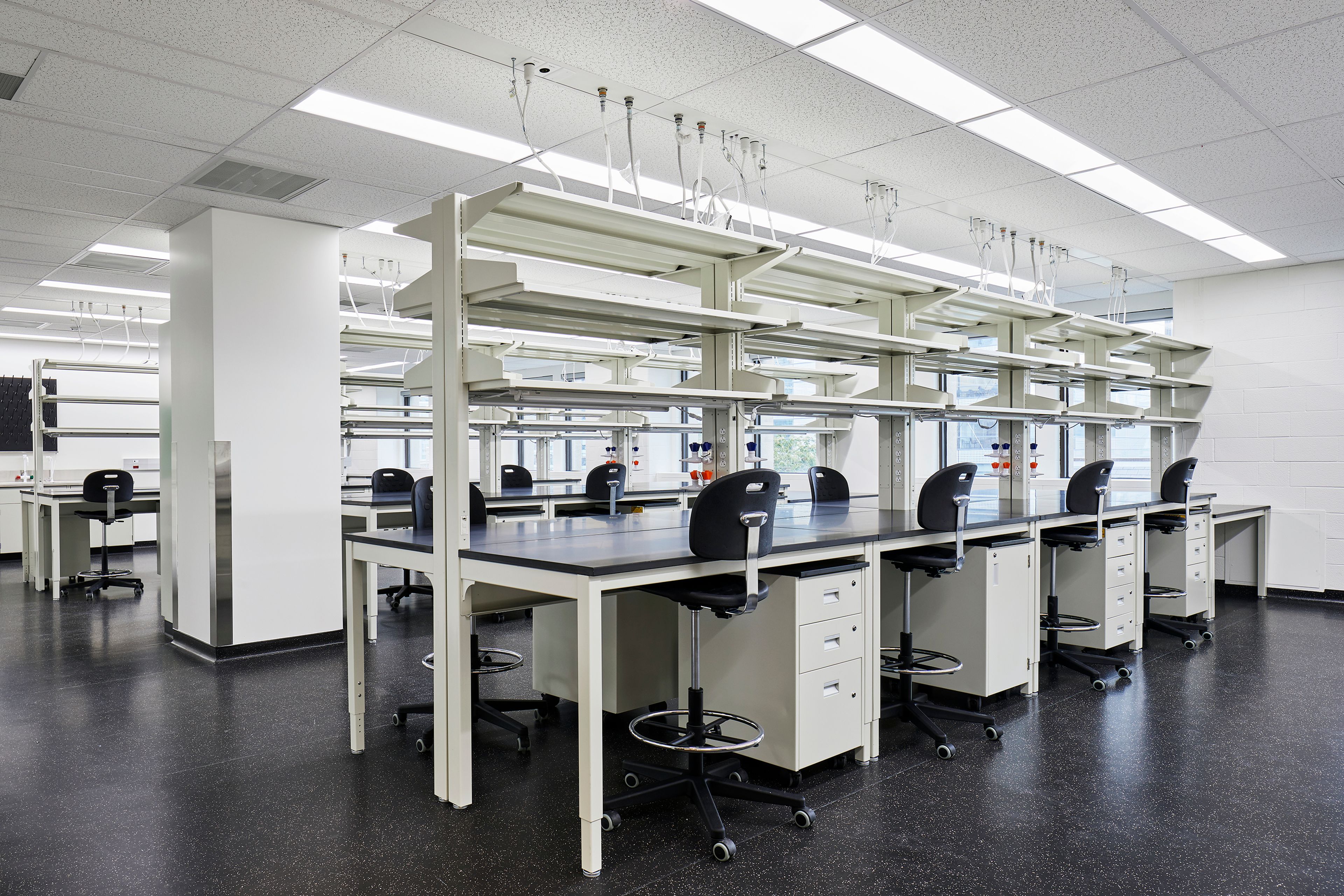 013-U of T MSB Labs_web