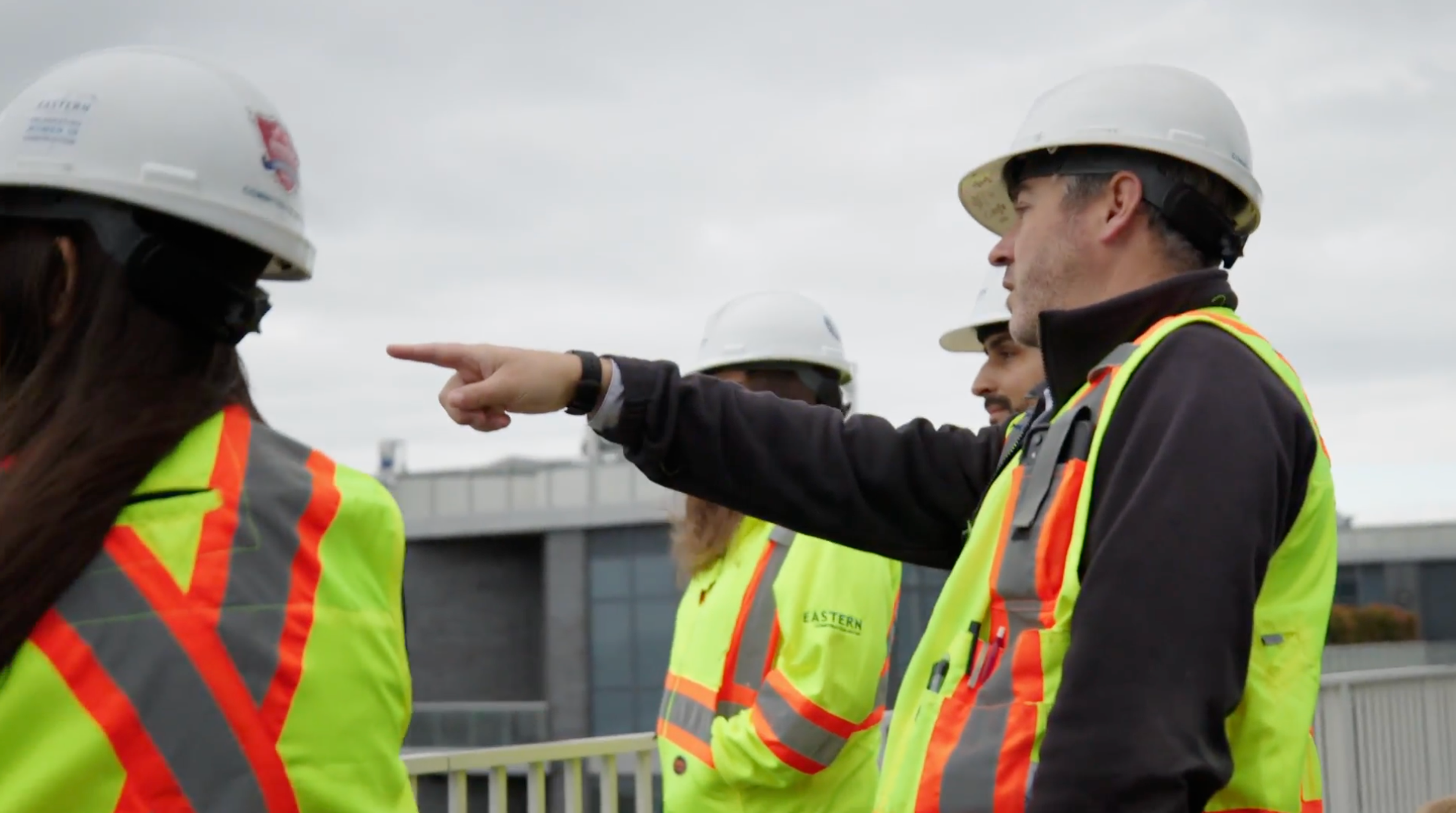 T3 Bayside, Curtis Pointing