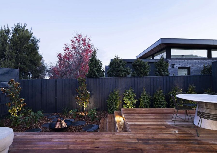 The deck and garden of Parkview House by Allie Harris and Mint Design