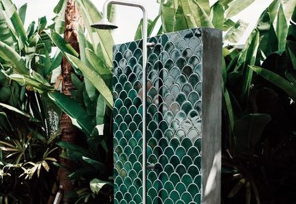 Outdoor shower green fish scale tile
