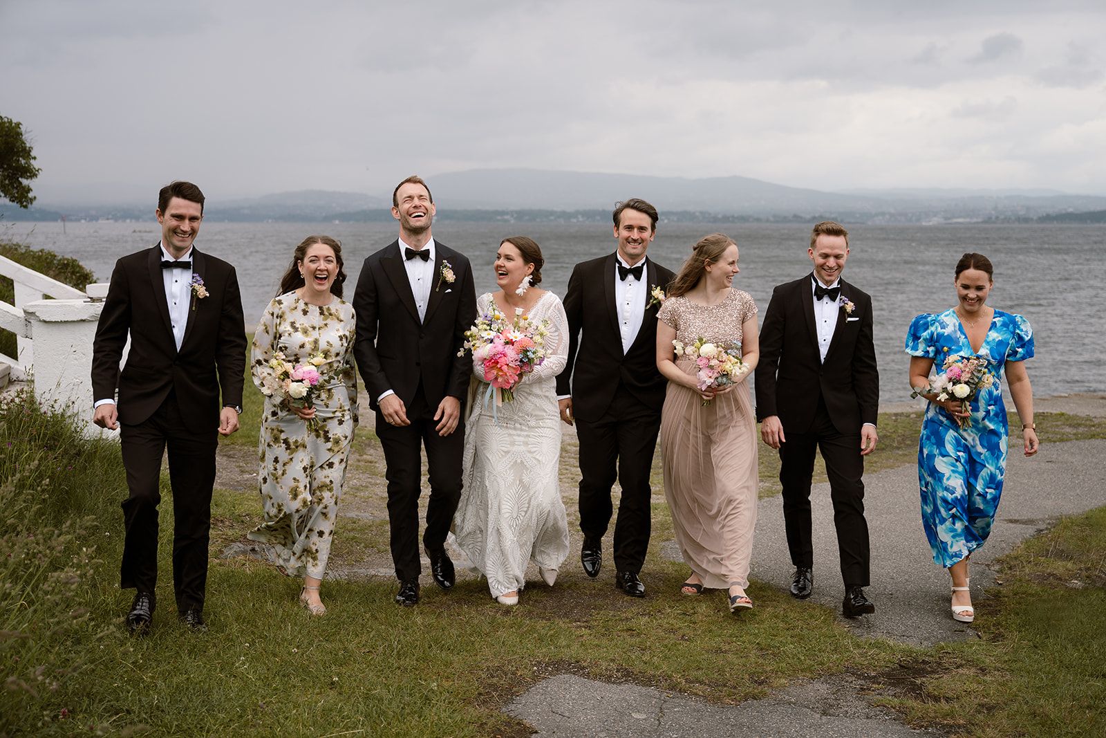 Forlovere og brudepar på bryllupsdagen