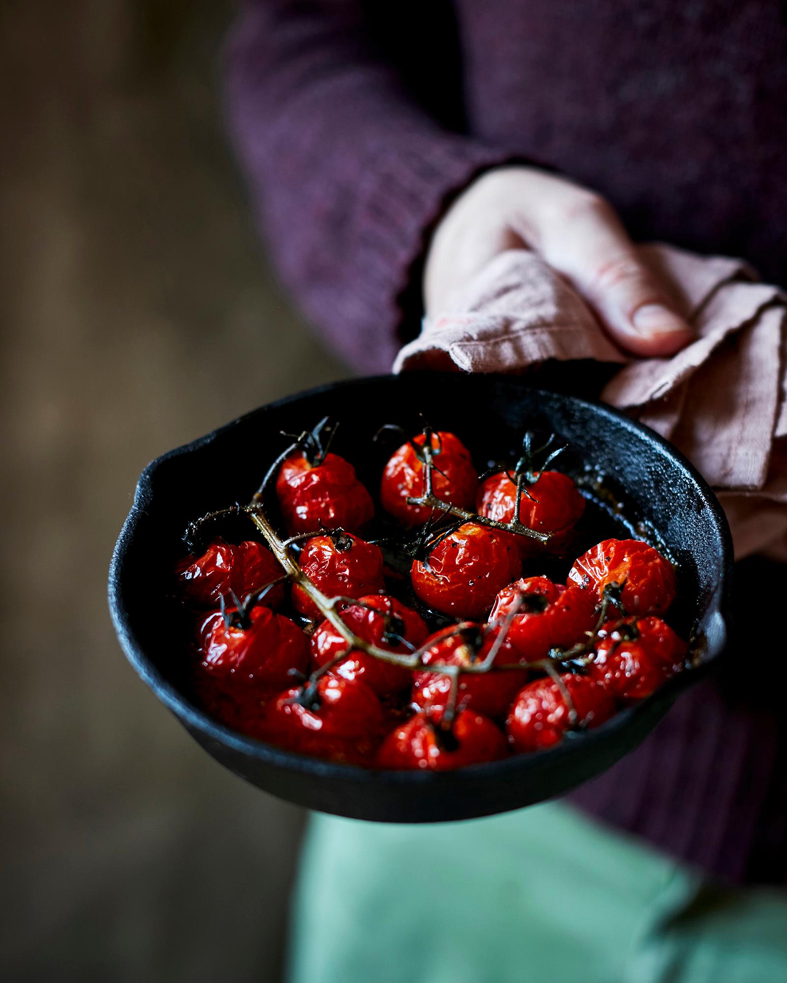 luke j albert photo breakfast cooked tomatoes iron pan hot.jpg