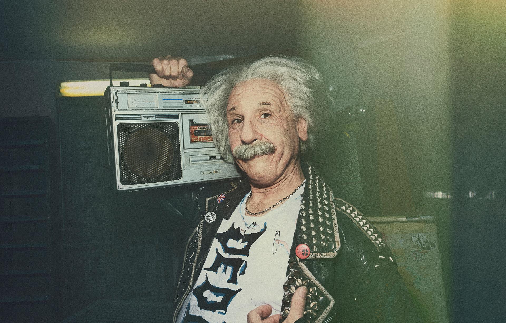 Einstein is still Smart