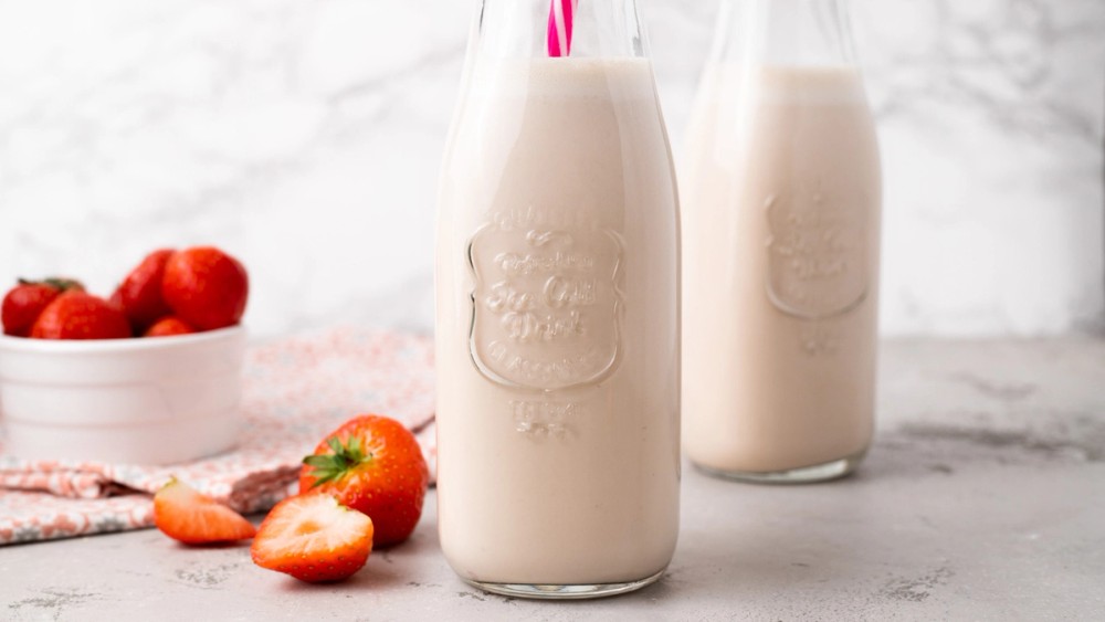 Keto Strawberry Cheesecake Shake