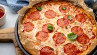 Low-carb Pepperoni Pizza Omelet