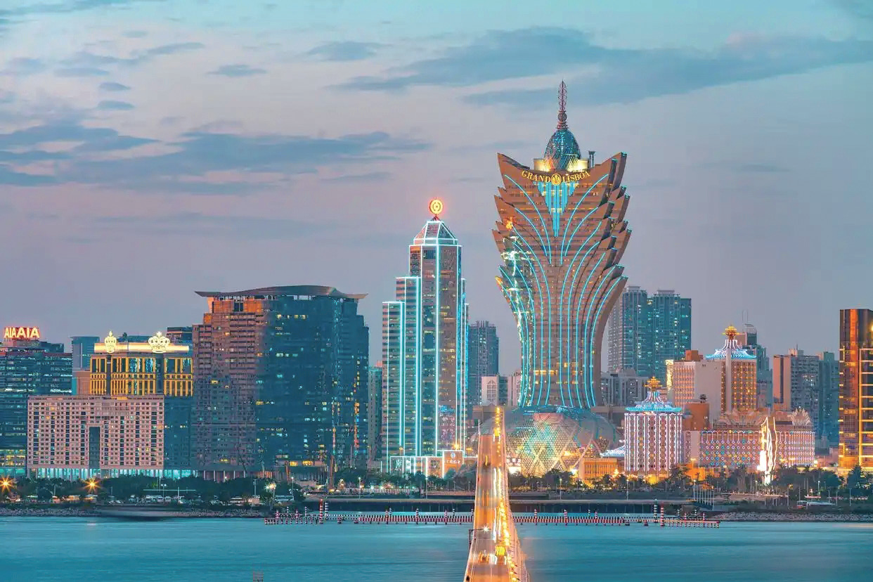 街邊的語義學 (組詩)