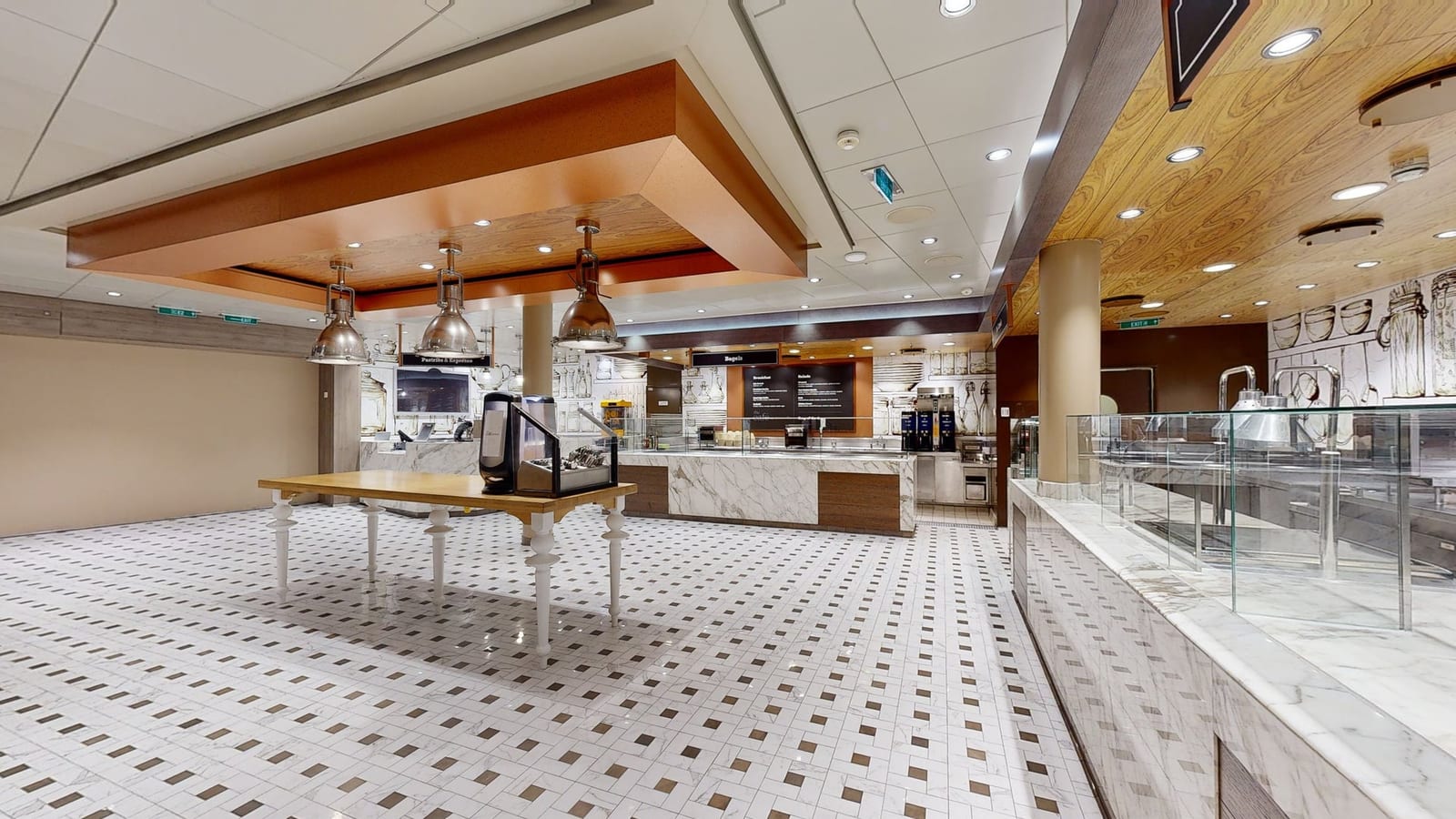 Quantum of the Seas- Cafè Two70