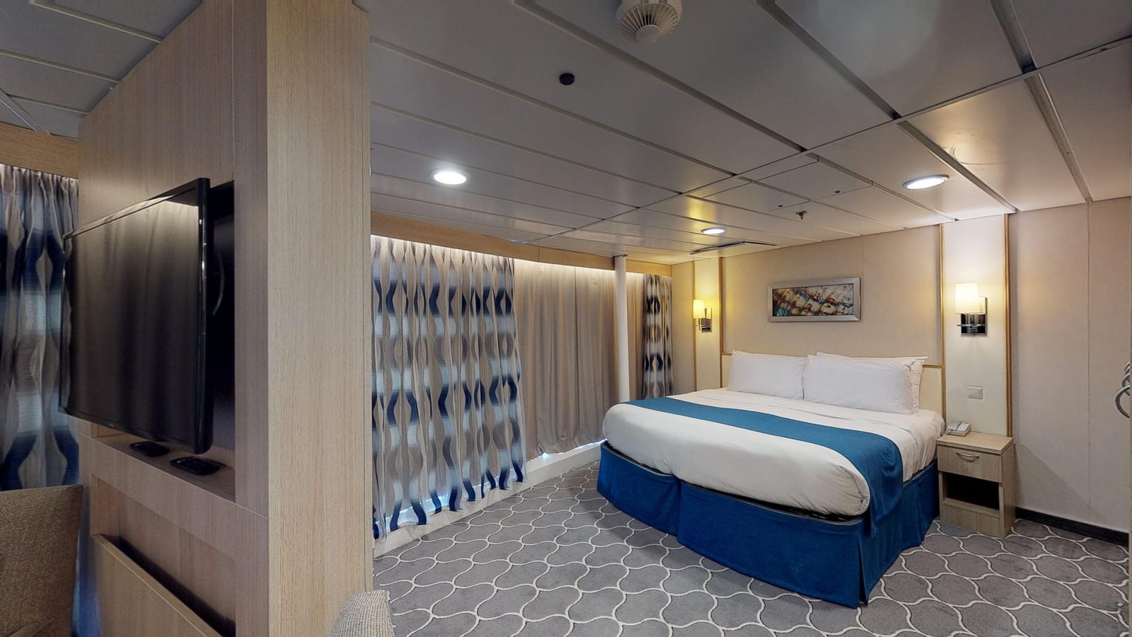 Navigator of the Seas- Ocean View Panoramic Suite (No Balcony)