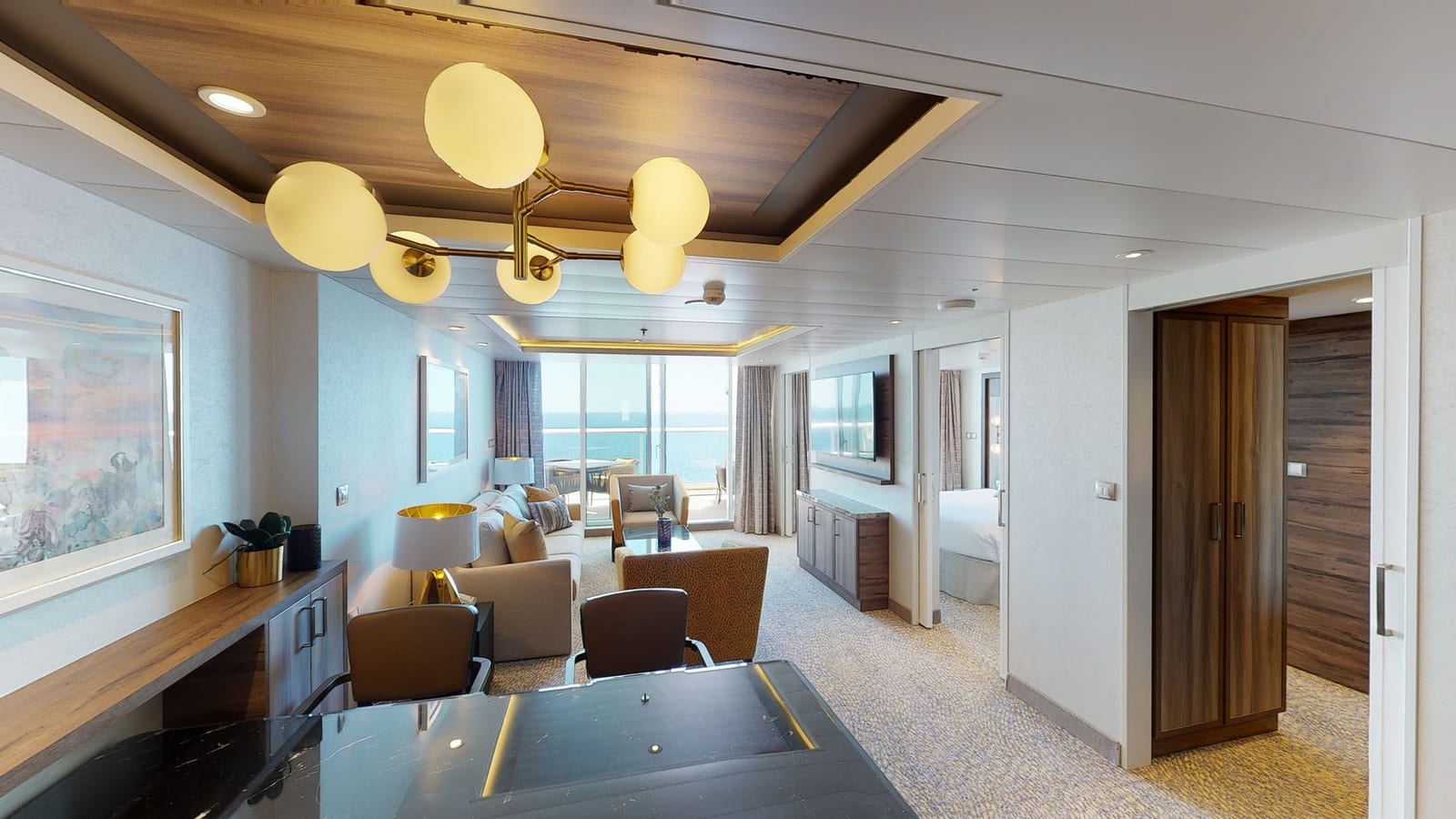 Wonder of the Seas - Owner's Suite - 1 Bedroom