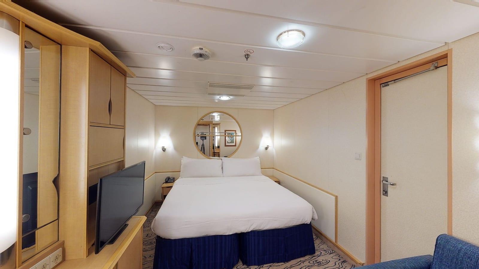 Explorer of the Seas - Connecting Interior