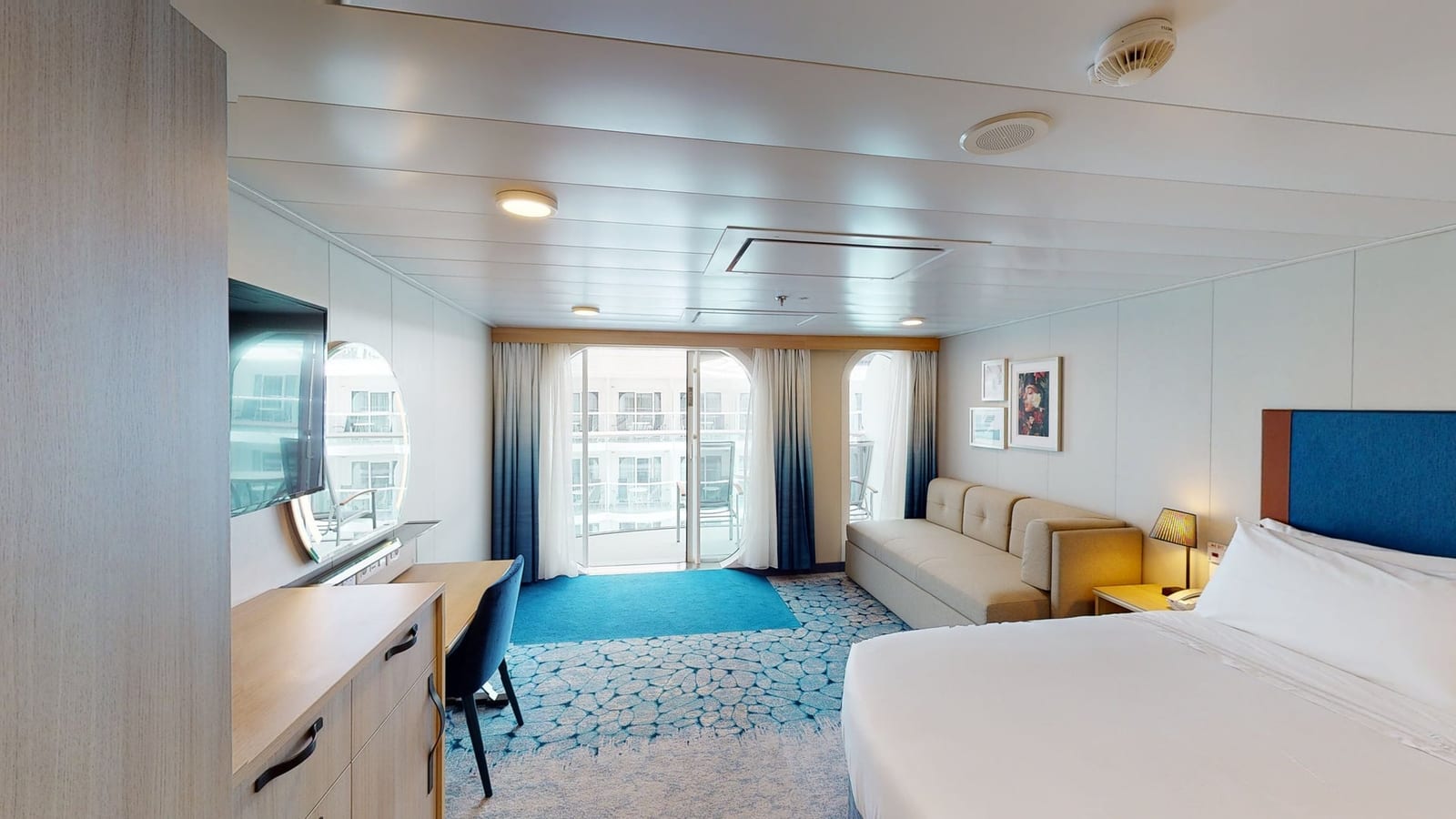 Wonder of the Seas - Boardwalk View Balcony Accessible