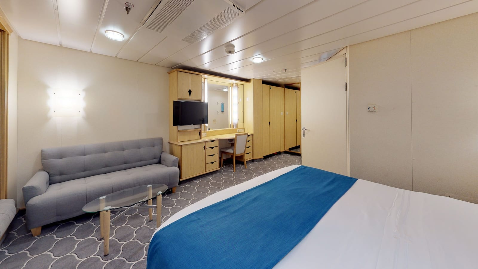 Navigator of the Seas- Promenade View Interior Accessible
