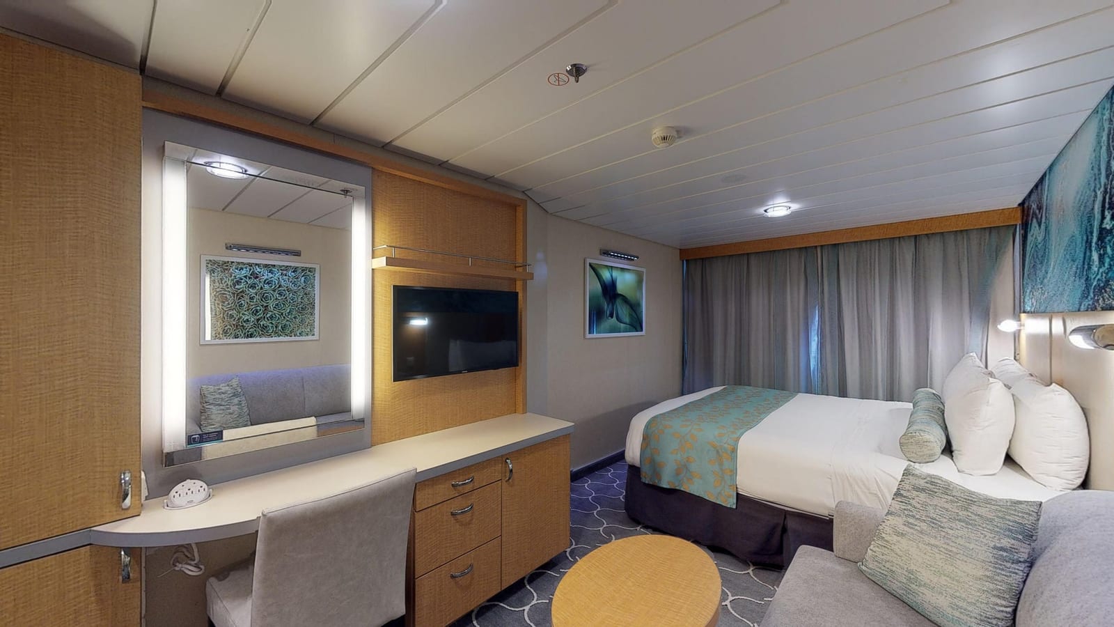 Oasis of the Seas- Ocean View Balcony