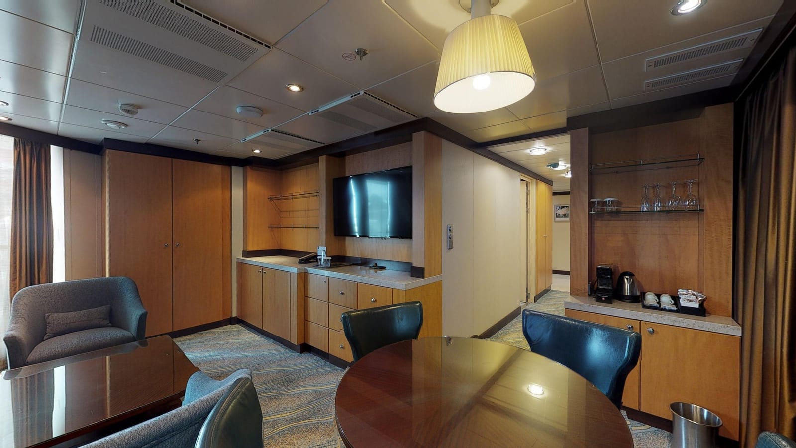 Oasis of the Seas- Aqua Theater Suite