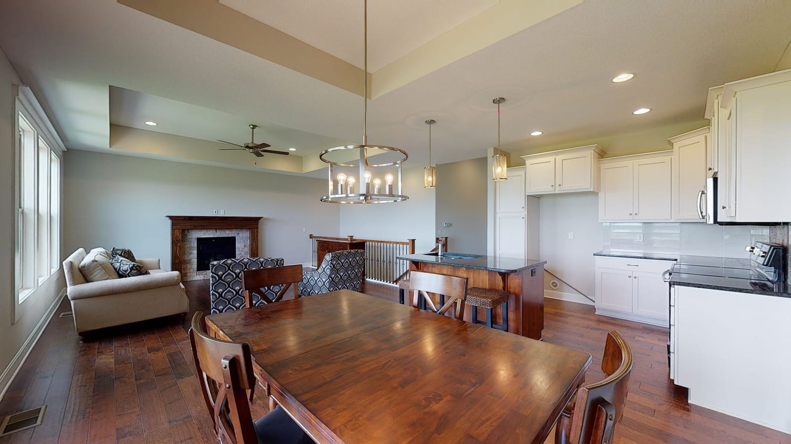 1600 Shadow Drive Virtual Tour