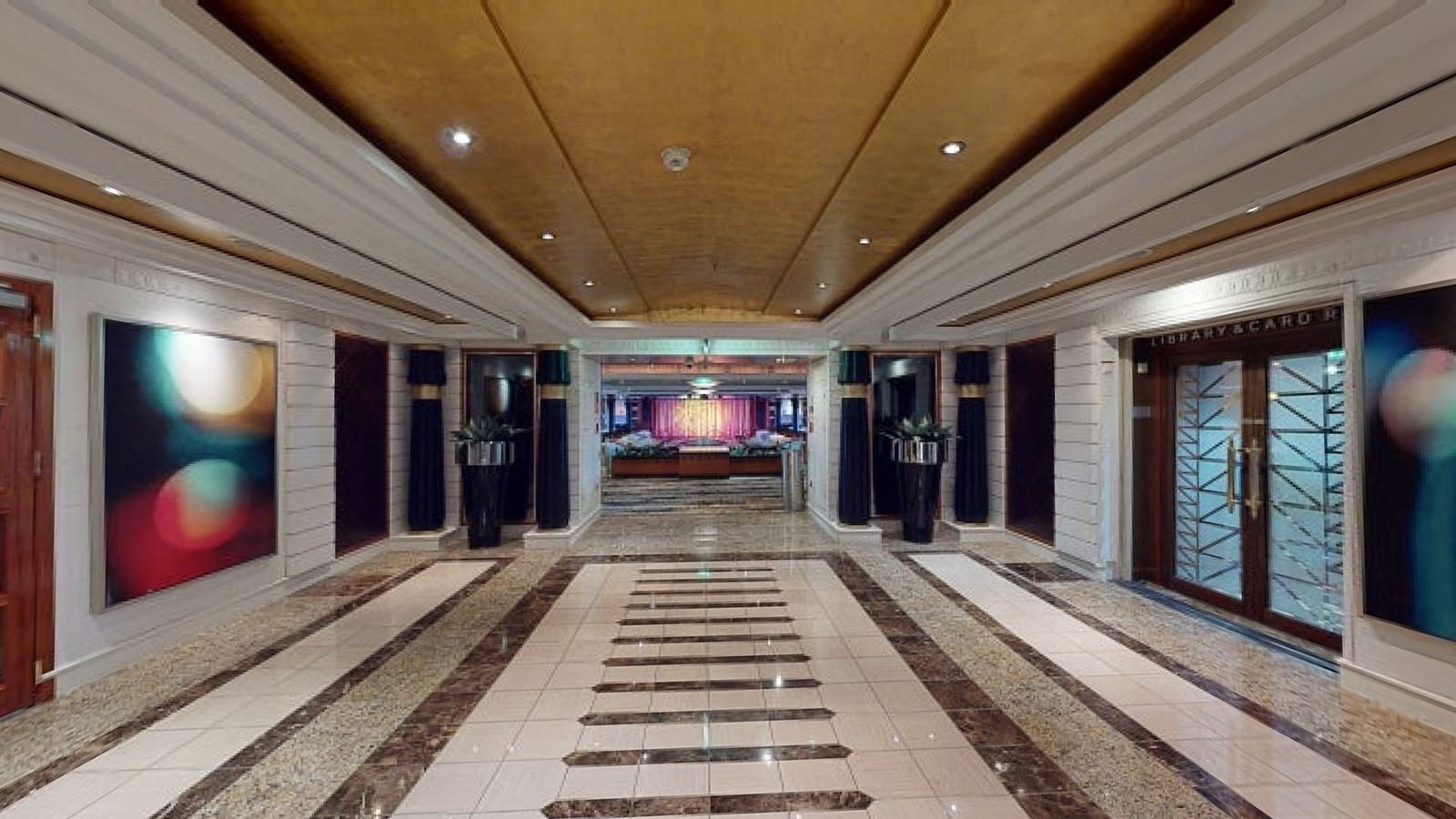 Freedom of the Seas - Star Lounge