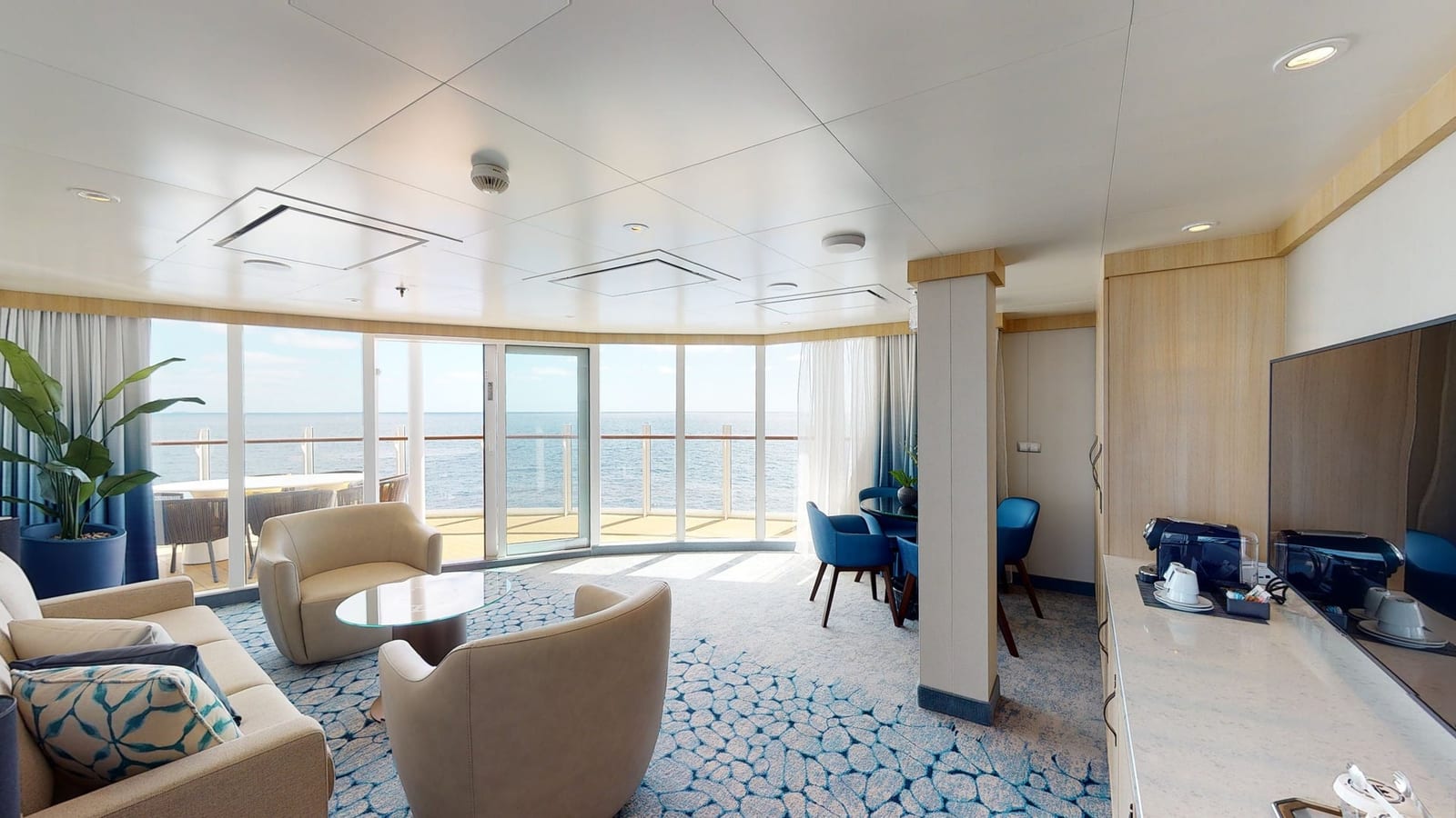 Wonder of the Seas - Spacious Aqua theater Suite Large Balcony 2 Bedroom