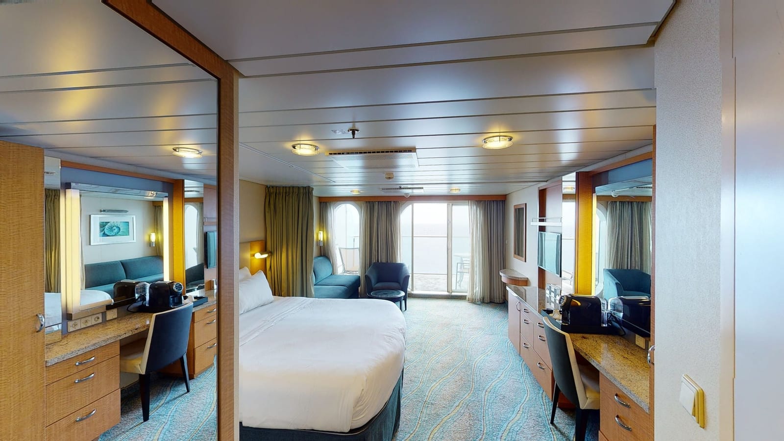 Allure of the Seas - Junior Suite