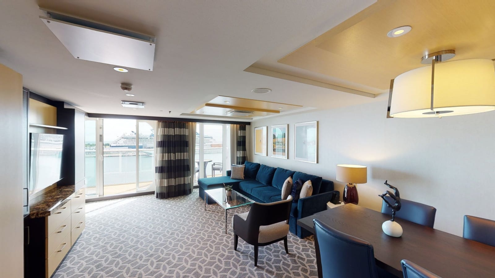 Odyssey of the Seas - Owner's Suite - 1 Bedroom