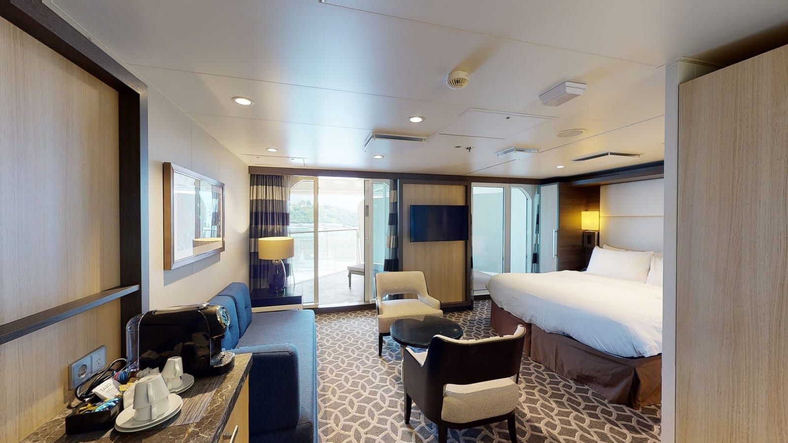 Ovation of the Seas - Junior Suite with Large Balcony