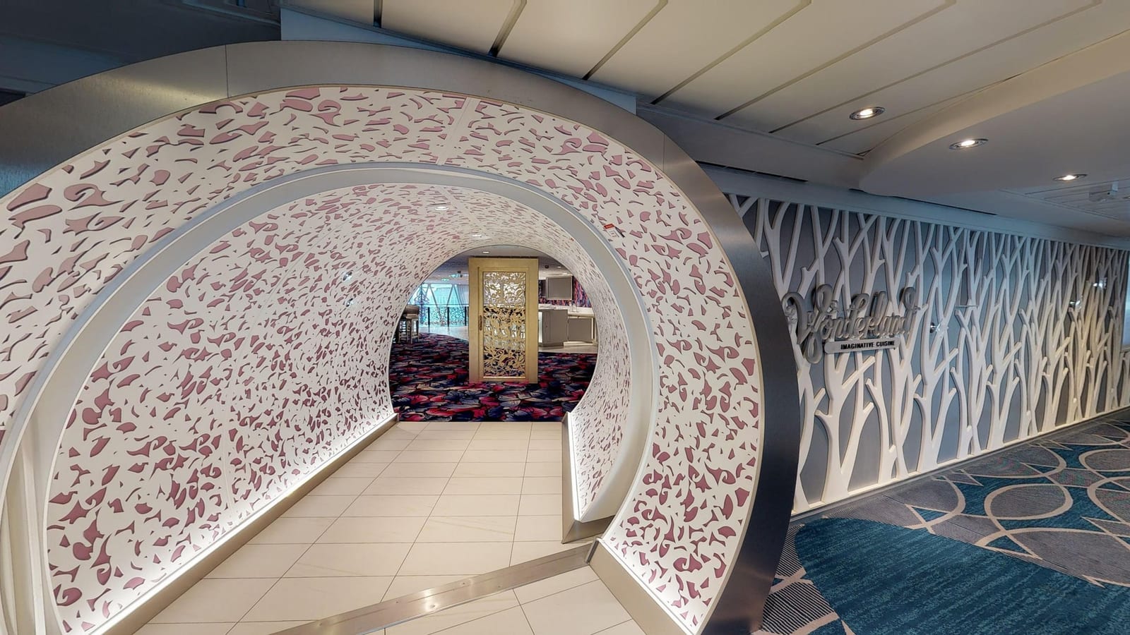 Symphony of the Seas- Wonderland Imaginative Cuisine