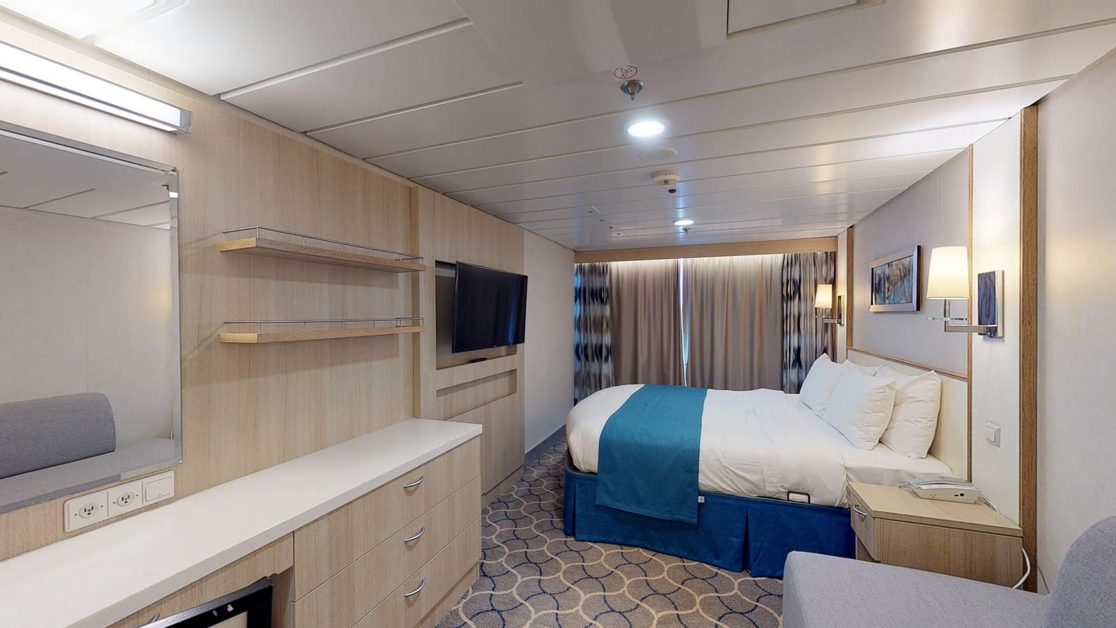 Navigator of the Seas- Spacious Panoramic Ocean View