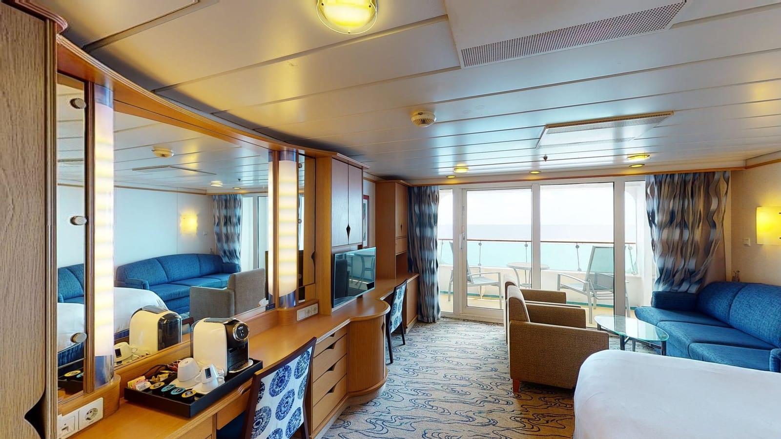 Explorer of the Seas - Junior Suite