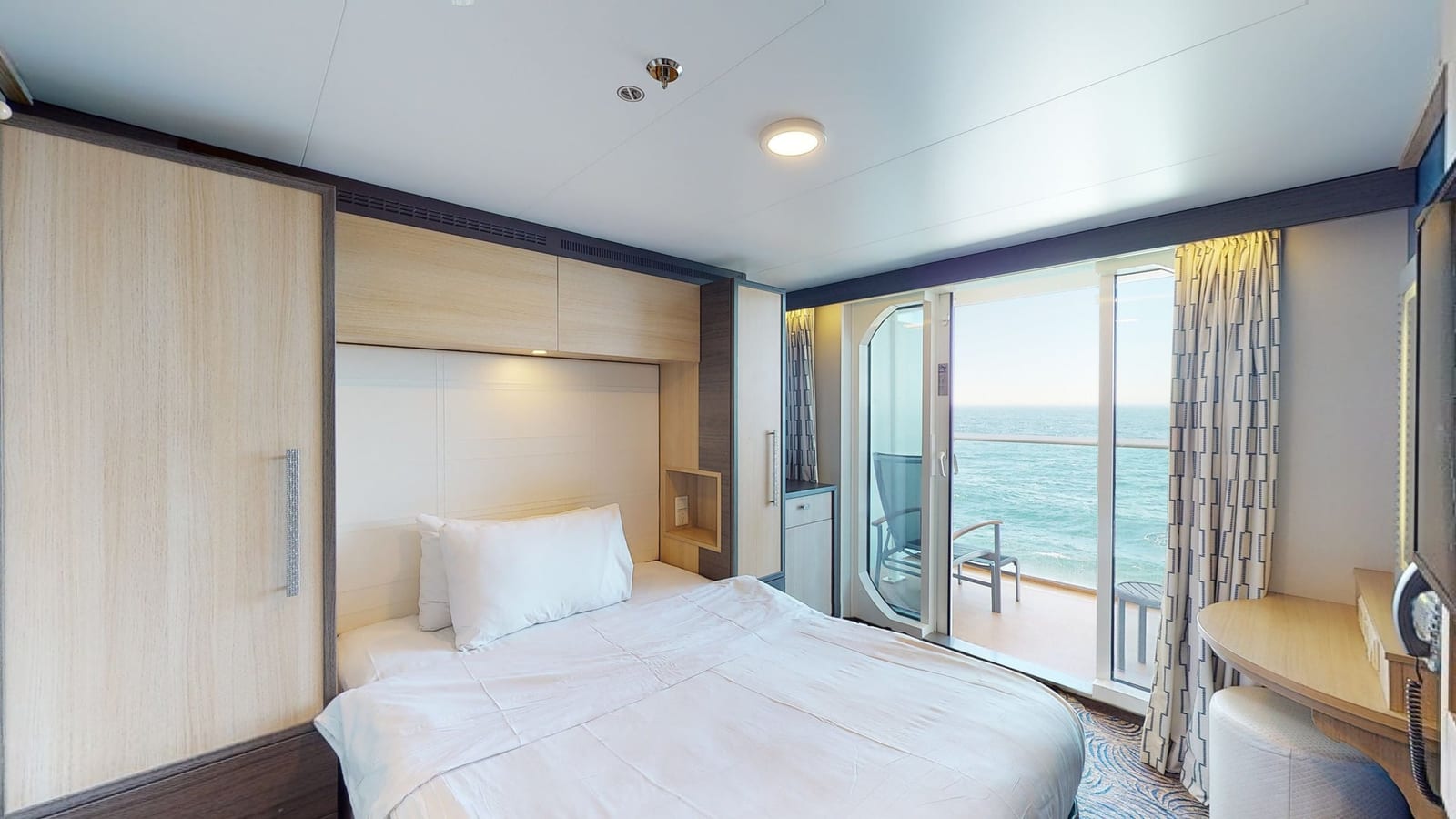 Quantum of the Seas - Studio Ocean View Balcony