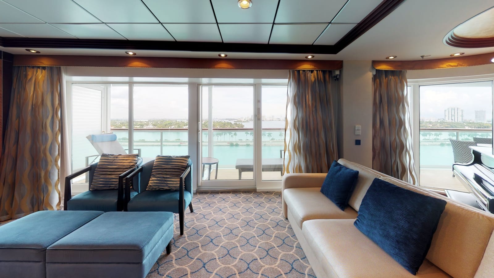 Navigator of the Seas- Royal Suite