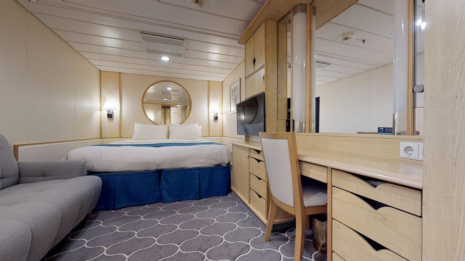 Navigator of the Seas- Interior