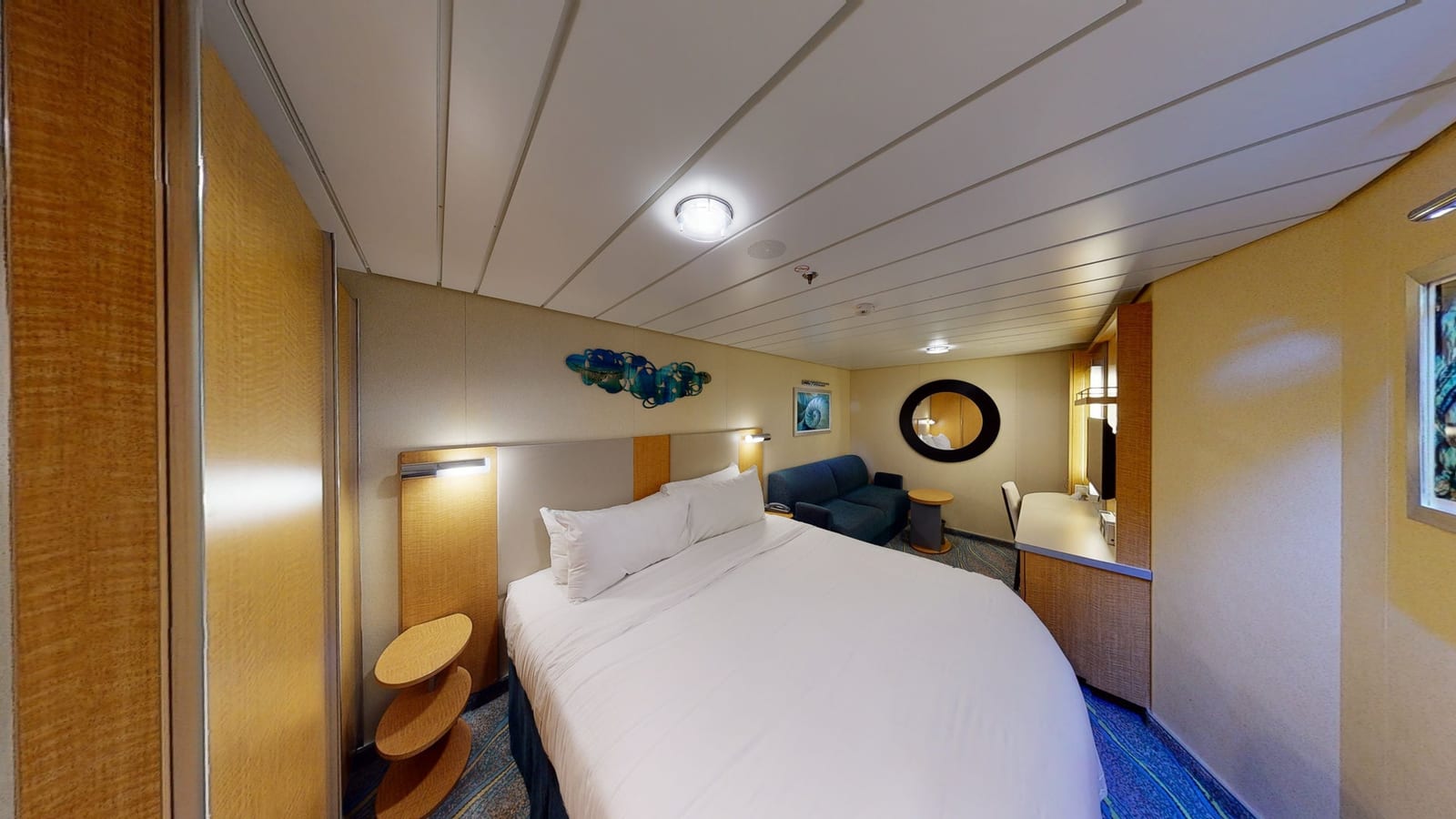 Allure of the Seas - Connecting Interior