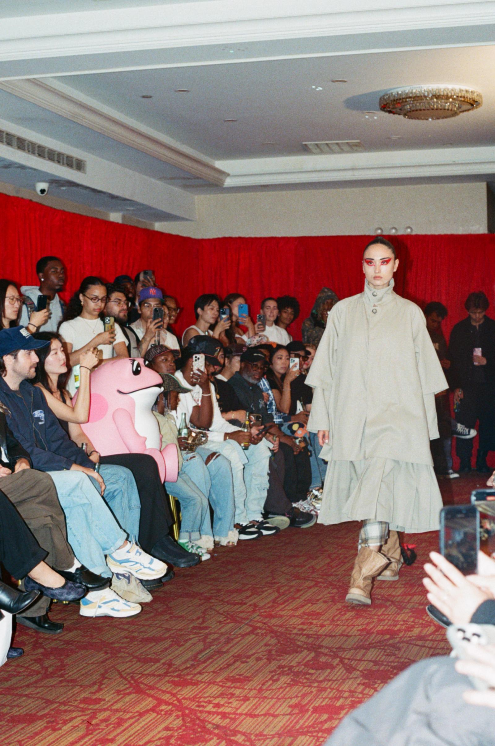 ESENES WORLDWIDE NYFW | EVERYBODY EATS