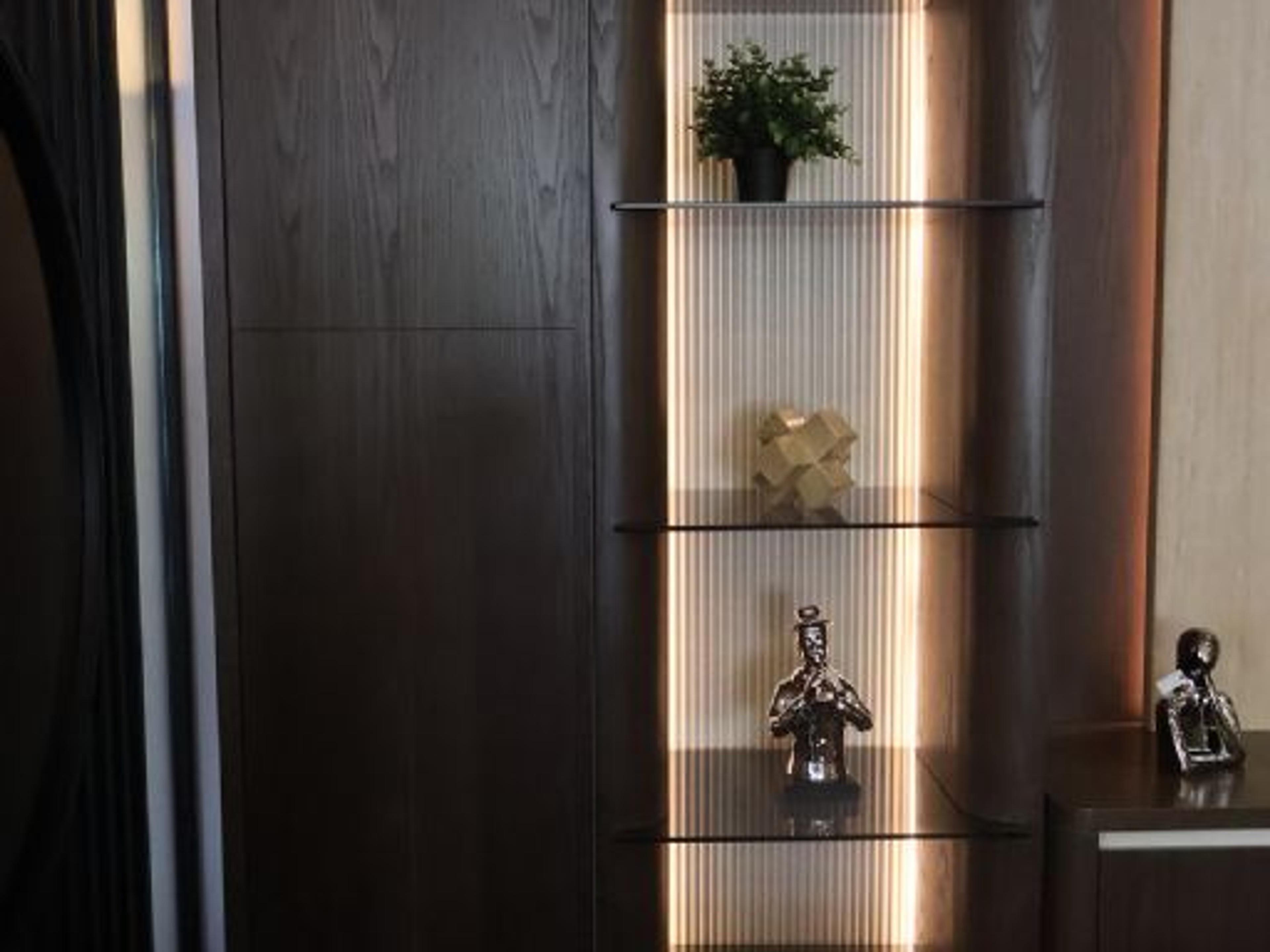 Oscar Takım Raf Vetrina Design