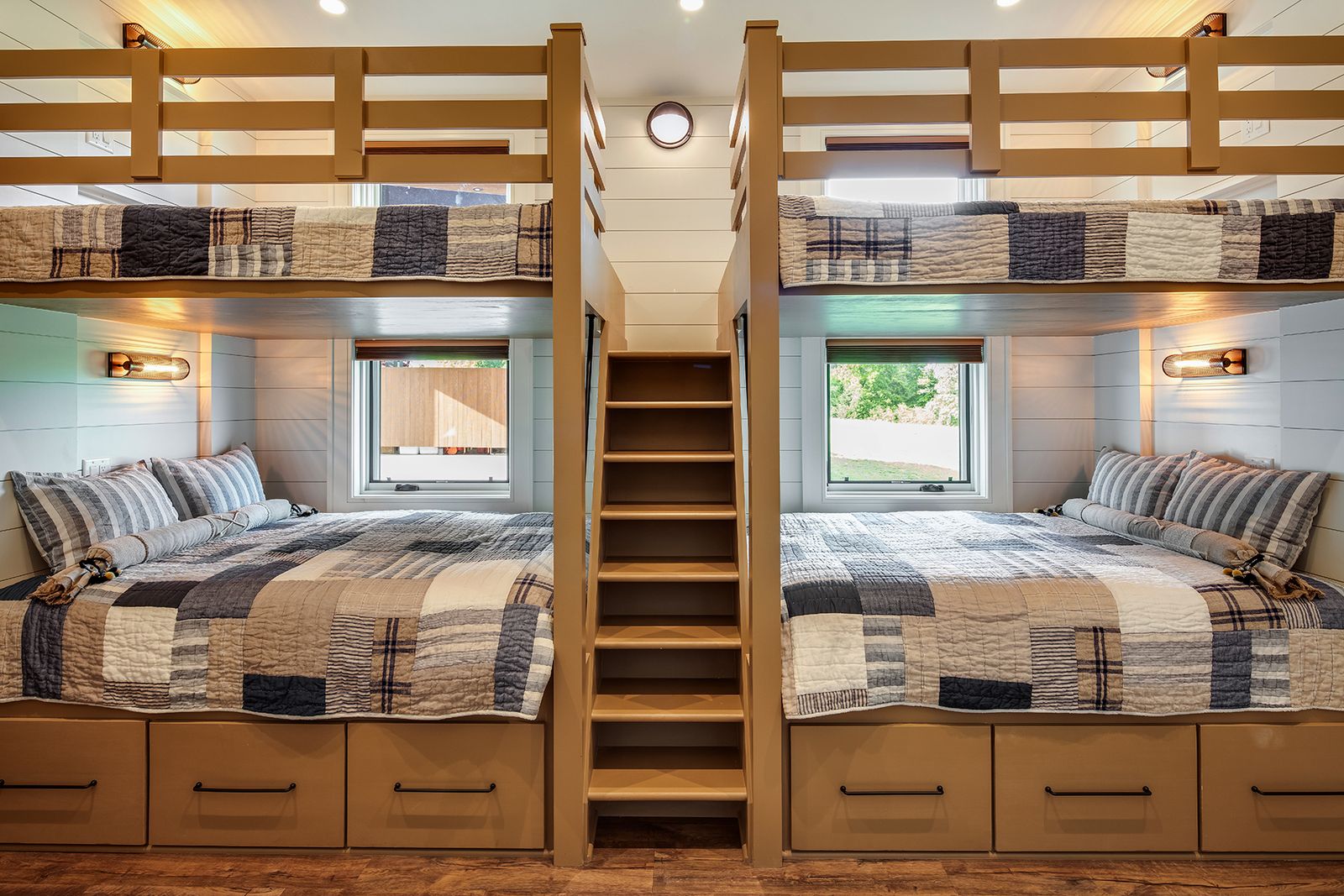 Anderson, SC - Modern Lake house - Children Room