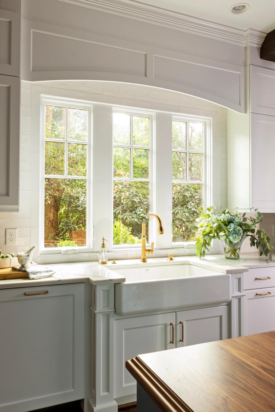 Charlotte, NC - Myers Park - Traditional Kitchen Sink Overlooking Yard