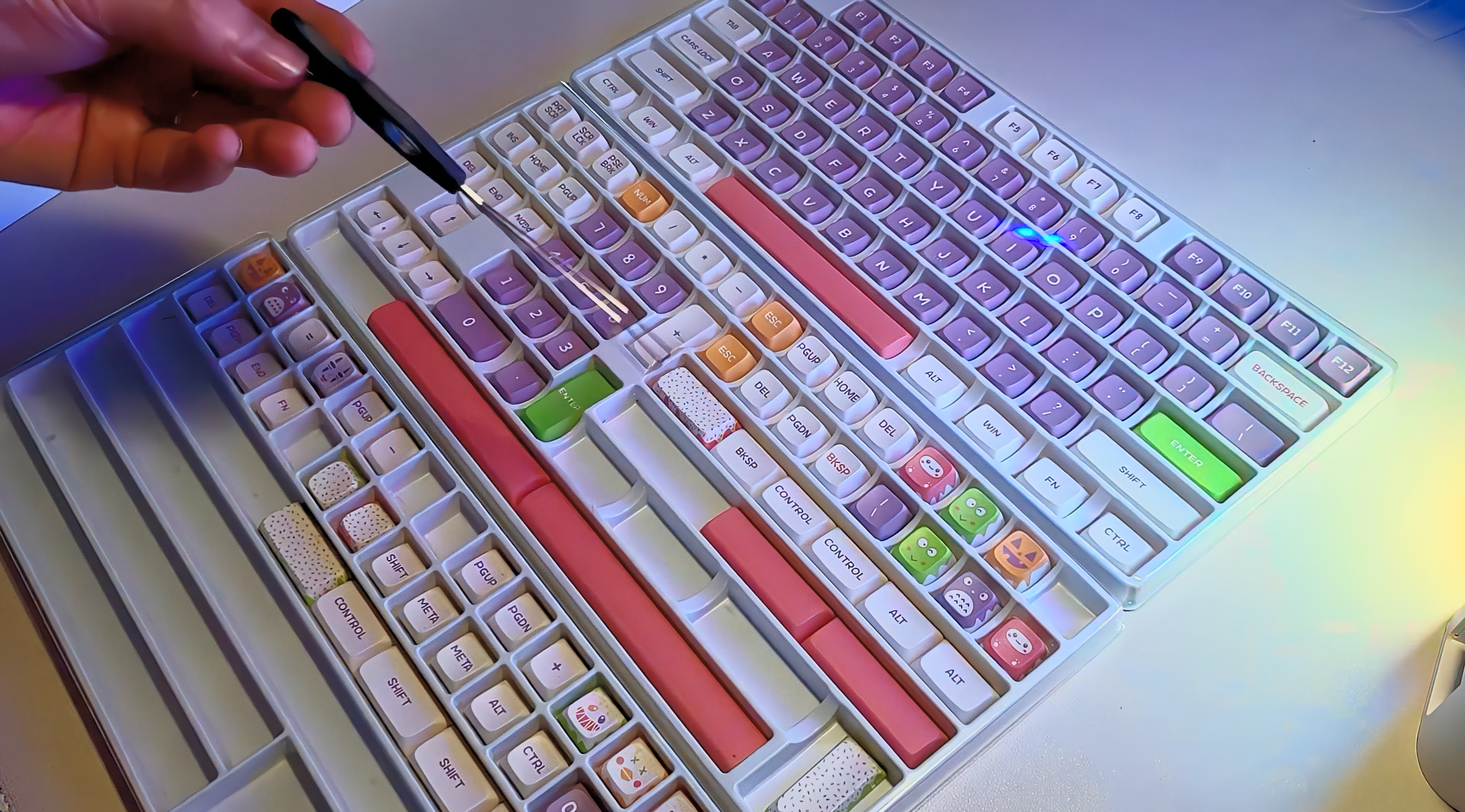 KeyTok® SWEET MONSTER KDA Keycaps image 6