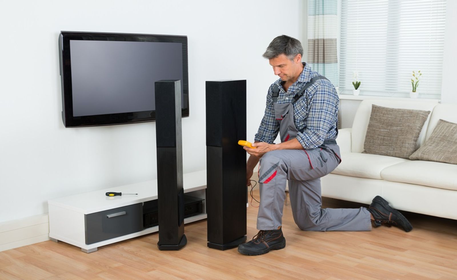 How Do Experienced Companies Place Surround Sound Speakers for the Best Audio Experience?