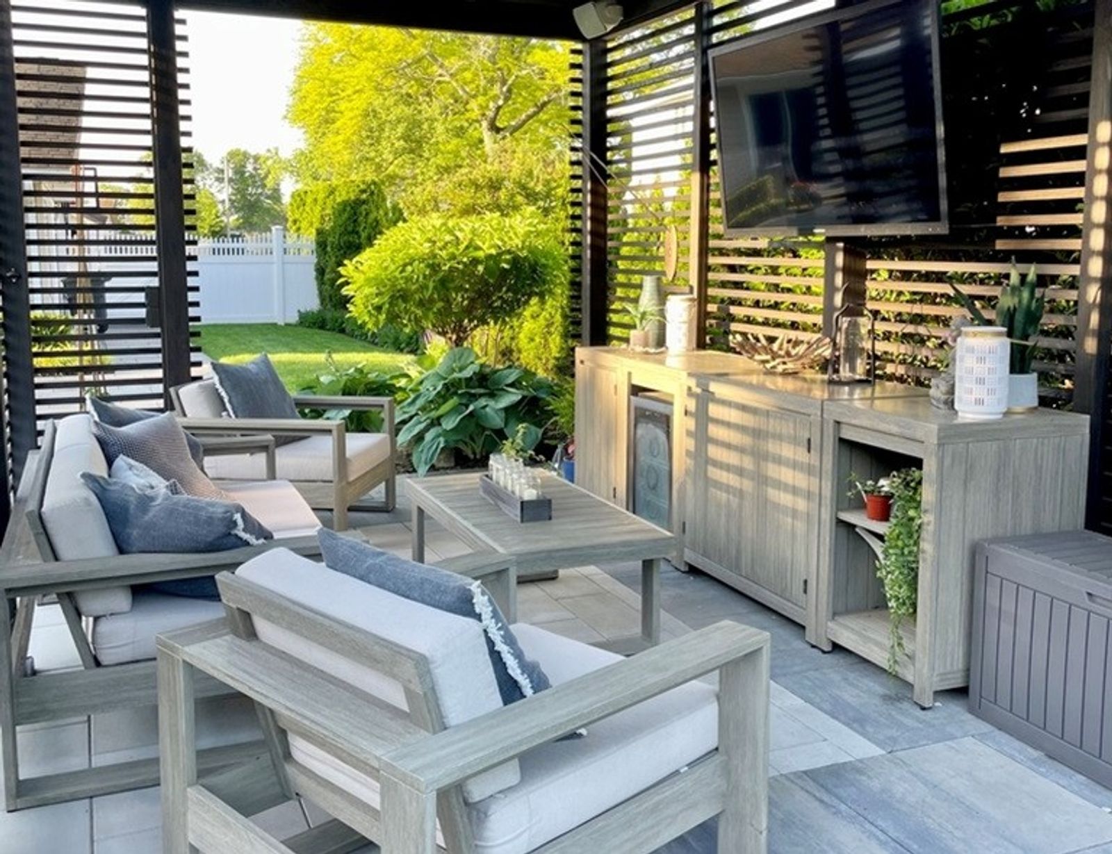 Top Ideas for Outdoor Entertainment Area
