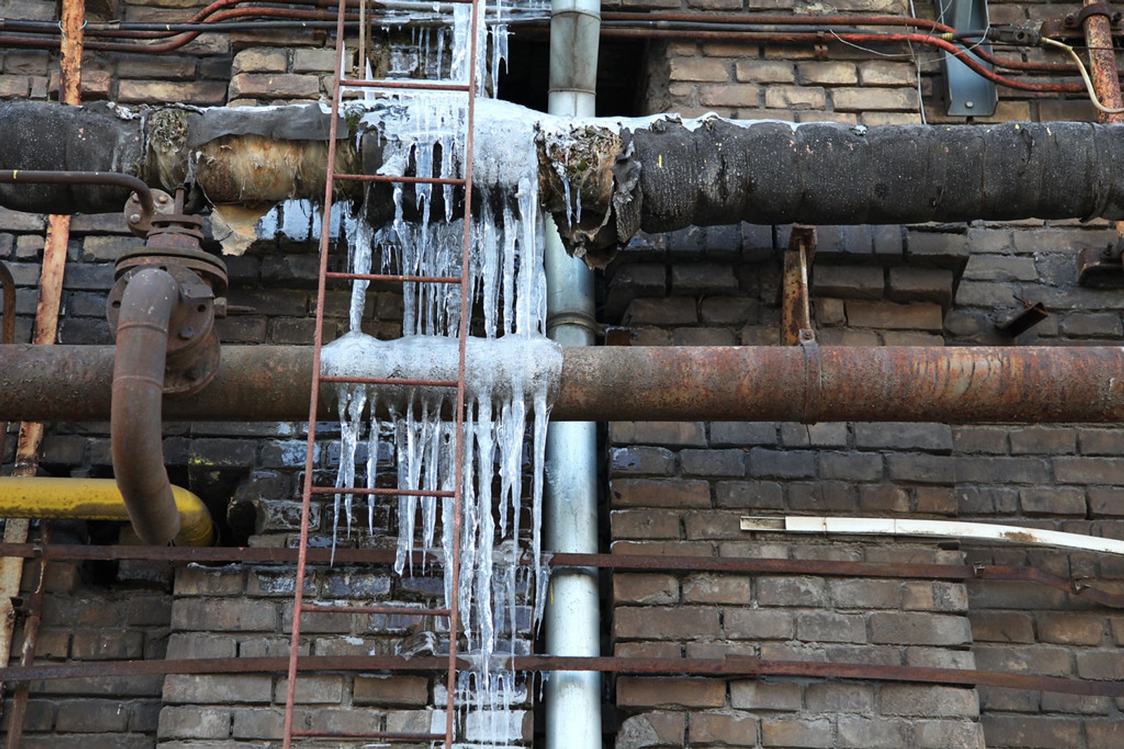 Pipe freezing – cutting a pipe without draining the system – TorudeAbi24